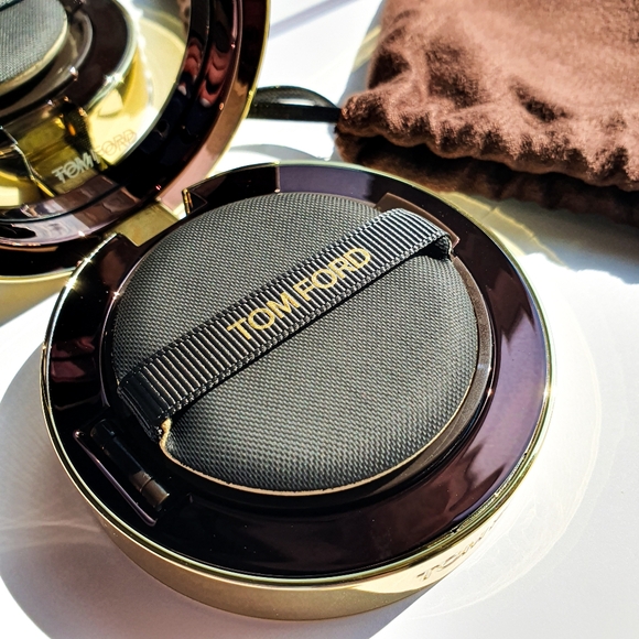 TOM FORD Traceless Touch Foundation Satin-Matte Cushion Compact 0.4 Rose - Picture 3 of 9